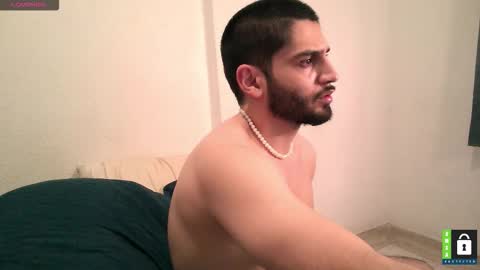 Snapshot of arab_b chatting on 01/17/26, 04:17 Thiago online show from 01/17/26, 04:17