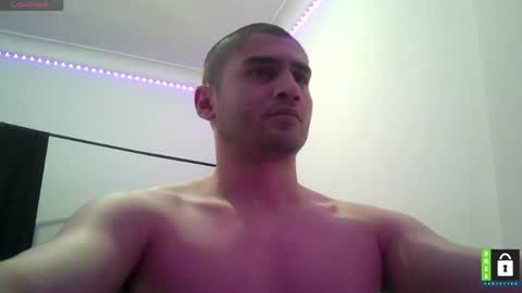 Snapshot of arab_b chatting on 05/17/26, 08:01 Thiago online show from 05/17/26, 08:01