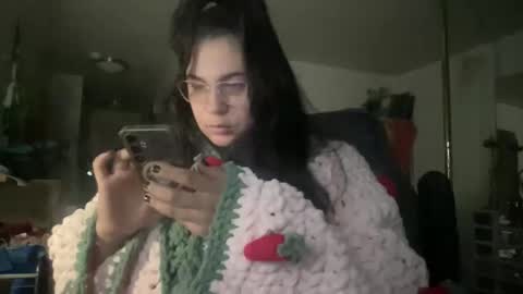 Snapshot of arabbustybeauty chatting on 10/22/25, 03:51 BustyPrincessLeila online show from 10/22/25, 03:51