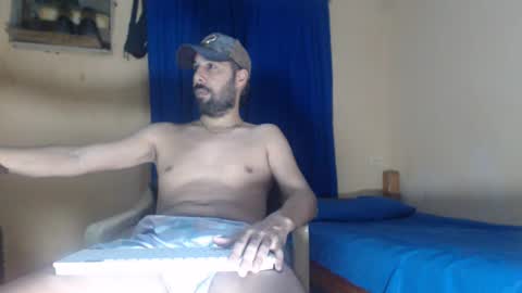 Snapshot of arabebigcock chatting on 09/15/25, 04:01 ARABE online show from 09/15/25, 04:01