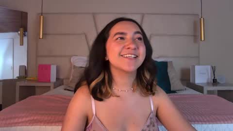 Snapshot of arabella__1 chatting on 06/11/26, 02:53 Arabella online show from 06/11/26, 02:53