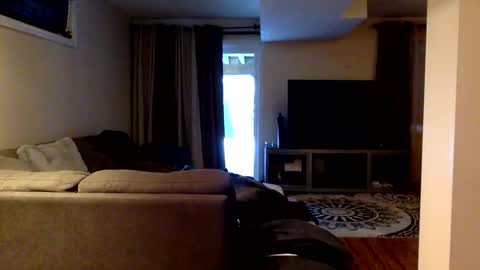 Snapshot of arabiandream21 chatting on 12/17/25, 01:17 Knowledgeiskeyy online show from 12/17/25, 01:17