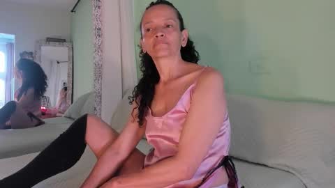 Snapshot of arabiel chatting on 10/13/25, 04:40 Nadia Cyel online show from 10/13/25, 04:40