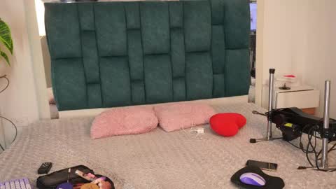   online show from 06/06/26, 02:05