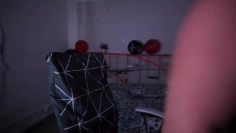 aradia_kiss online show from 10/16/25, 08:43
