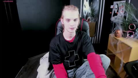 Snapshot of archiehali chatting on 10/29/25, 03:36 archiehali online show from 10/29/25, 03:36