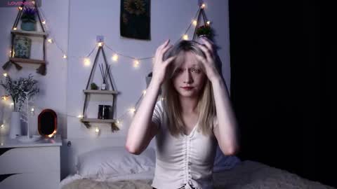 Jenny online show from 09/25/25, 07:12