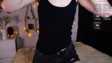 Jenny online show from 10/08/25, 07:17