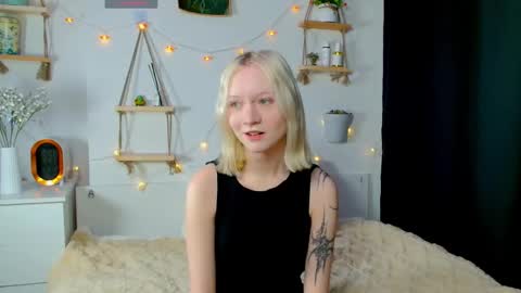 Jenny online show from 11/03/25, 08:26