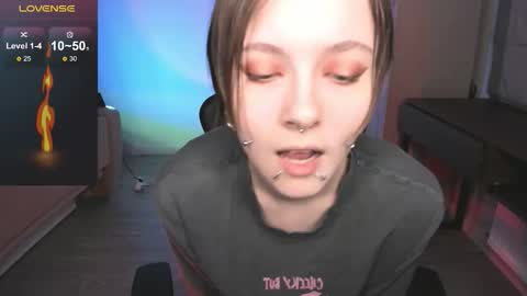 Snapshot of arden_moraine chatting on 12/16/25, 02:05 Im Arden online show from 12/16/25, 02:05