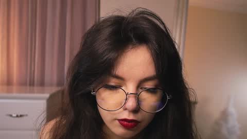 My name is Kelly online show from 01/12/25, 02:19