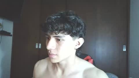 Snapshot of ares_aestheticgod chatting on 10/11/25, 04:22 Ares D online show from 10/11/25, 04:22