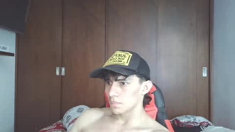 Snapshot of ares_aestheticgod chatting on 11/04/25, 06:40 Ares D online show from 11/04/25, 06:40