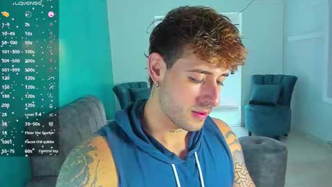 Snapshot of ares_blue chatting on 11/10/25, 01:10 ares blue online show from 11/10/25, 01:10