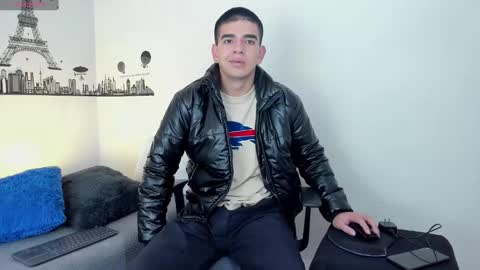Snapshot of ares_johnsonn chatting on 12/06/24, 03:22 Ares online show from 12/06/24, 03:22