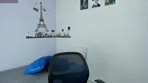 Snapshot of ares_johnsonn chatting on 12/09/24, 03:54 Ares online show from 12/09/24, 03:54