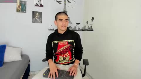 Snapshot of ares_johnsonn chatting on 01/02/25, 10:01 Ares online show from 01/02/25, 10:01