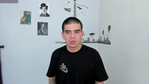 Snapshot of ares_johnsonn chatting on 01/12/25, 08:14 Ares online show from 01/12/25, 08:14