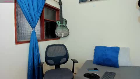 Snapshot of ares_johnsonn chatting on 01/30/25, 05:28 Ares online show from 01/30/25, 05:28