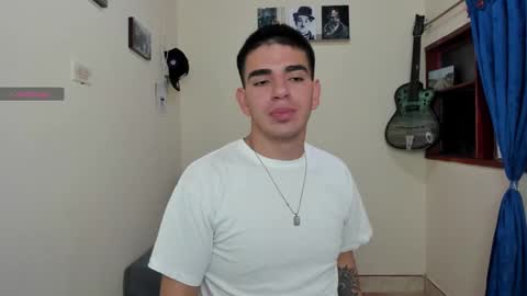 Snapshot of ares_johnsonn chatting on 02/03/25, 04:10 Ares online show from 02/03/25, 04:10
