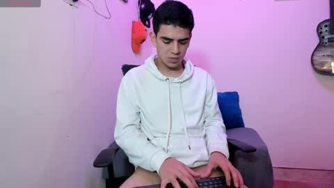 Snapshot of ares_johnsonn chatting on 02/16/25, 04:10 Ares online show from 02/16/25, 04:10