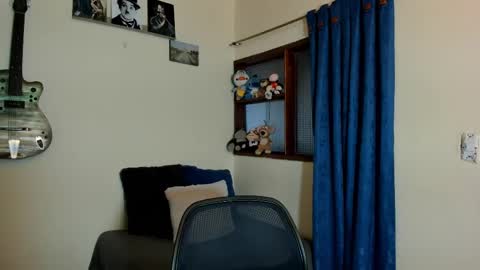 Snapshot of ares_johnsonn chatting on 02/20/25, 12:25 Ares online show from 02/20/25, 12:25