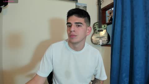 Snapshot of ares_johnsonn chatting on 03/04/25, 06:29 Ares online show from 03/04/25, 06:29