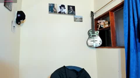 Snapshot of ares_johnsonn chatting on 03/06/25, 12:19 Ares online show from 03/06/25, 12:19