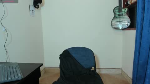 Snapshot of ares_johnsonn chatting on 03/07/25, 02:12 Ares online show from 03/07/25, 02:12