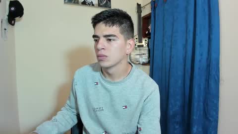 Snapshot of ares_johnsonn chatting on 03/10/25, 12:04 Ares online show from 03/10/25, 12:04