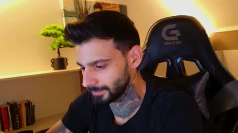 Snapshot of aressteel chatting on 10/26/25, 06:14 Ares Steel online show from 10/26/25, 06:14