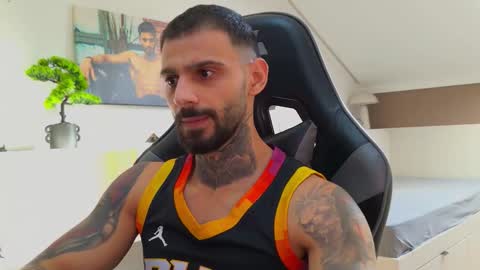 Snapshot of aressteel chatting on 10/31/25, 12:28 Ares Steel online show from 10/31/25, 12:28