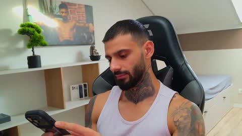 Snapshot of aressteel chatting on 11/26/25, 01:23 Ares Steel online show from 11/26/25, 01:23