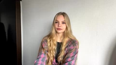 Amelia online show from 11/03/25, 06:14