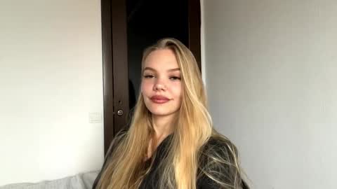 Amelia online show from 11/07/25, 05:51