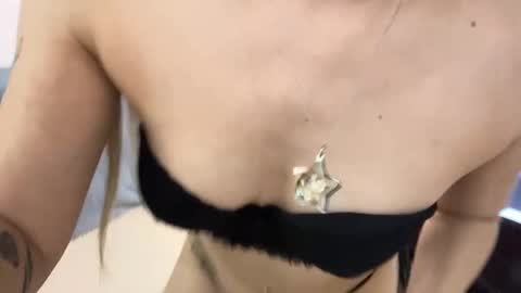 argentin3hotcouple online show from 11/03/25, 04:14