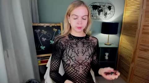 aria69stars online show from 11/18/25, 03:38