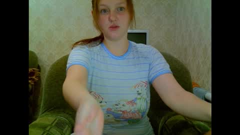 Snapshot of aria__dark chatting on 11/16/25, 09:42 Aria online show from 11/16/25, 09:42