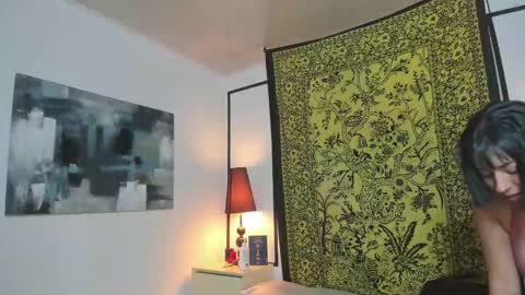 aria y orien  online show from 09/26/25, 10:52