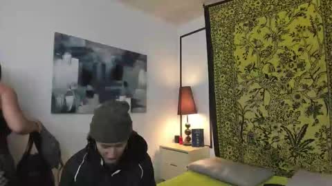 aria y orien  online show from 10/23/25, 11:09