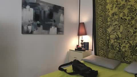 aria y orien  online show from 11/15/25, 11:07