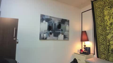 aria y orien  online show from 11/30/25, 10:52