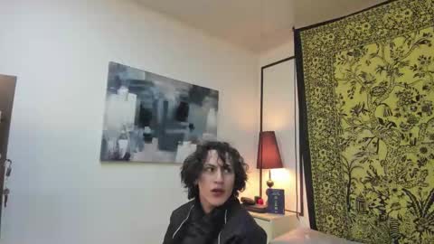 aria y orien  online show from 12/05/25, 10:57