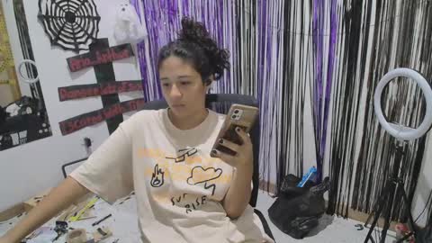 aria_arthur online show from 10/14/25, 09:43