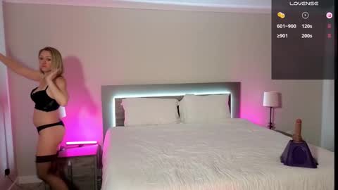 Aria B online show from 11/17/25, 01:33