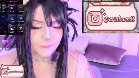 Snapshot of aria_bursett chatting on 10/16/25, 05:03 Aria online show from 10/16/25, 05:03