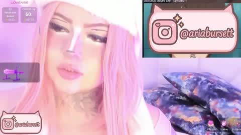 Snapshot of aria_bursett chatting on 10/28/25, 05:37 Aria online show from 10/28/25, 05:37