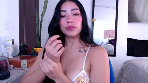Snapshot of aria_castelli chatting on 05/26/26, 02:57 Aria Castelli online show from 05/26/26, 02:57