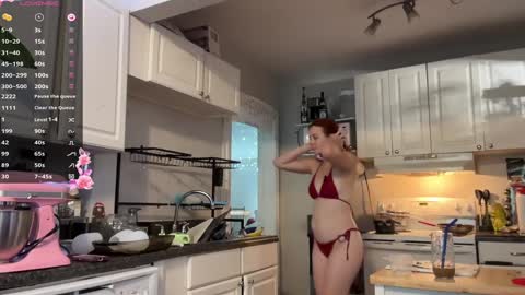 Snapshot of aria_fields_ chatting on 09/10/25, 06:30 Aria Fields online show from 09/10/25, 06:30