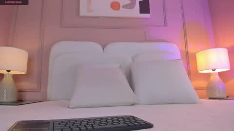 Aria  online show from 05/15/26, 02:40